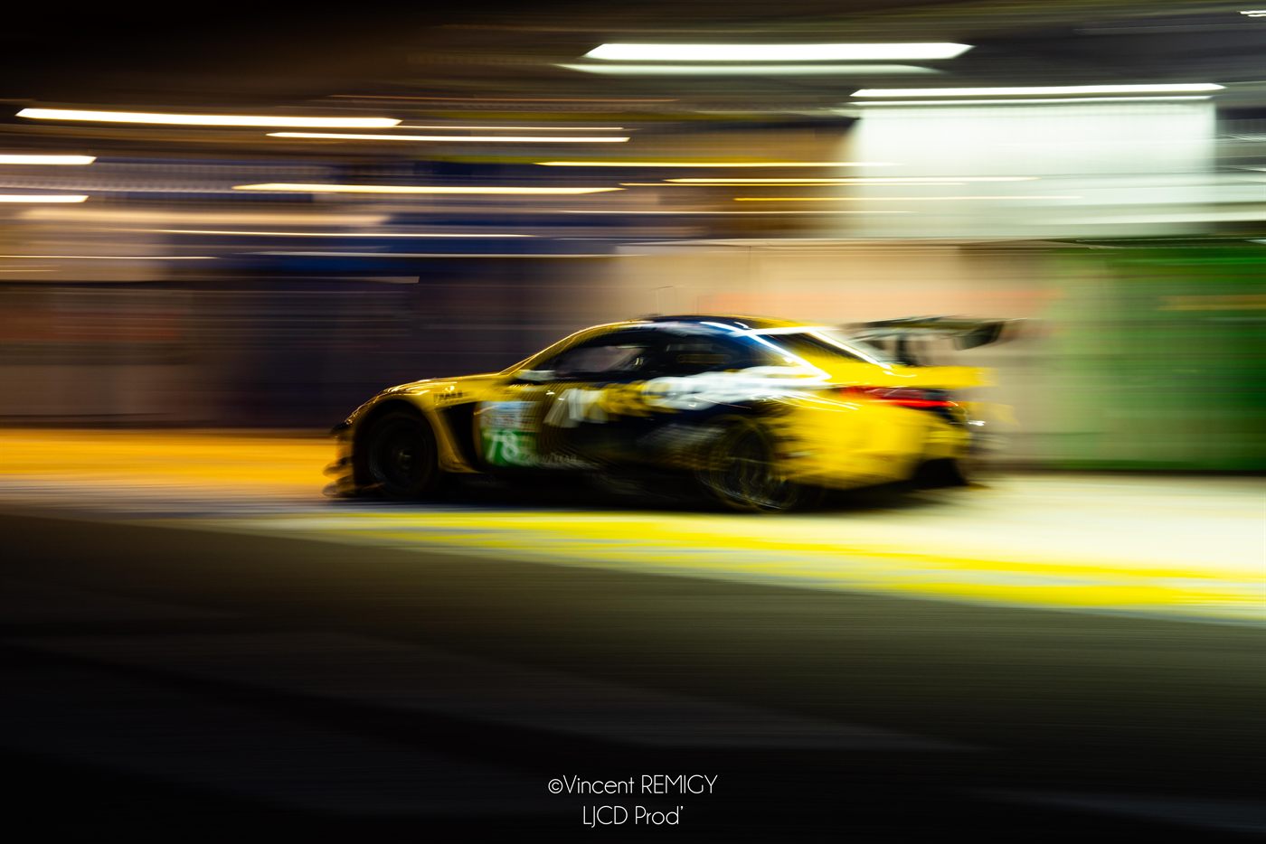 Filé photographique sur la Lexus jaune aux 24 Heures du Mans