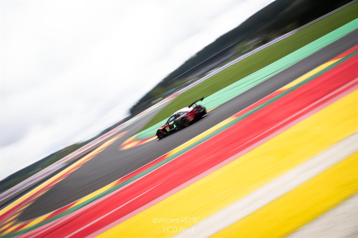 Filé photographique au Bus Stop, circuit de Spa-Francorchamps
