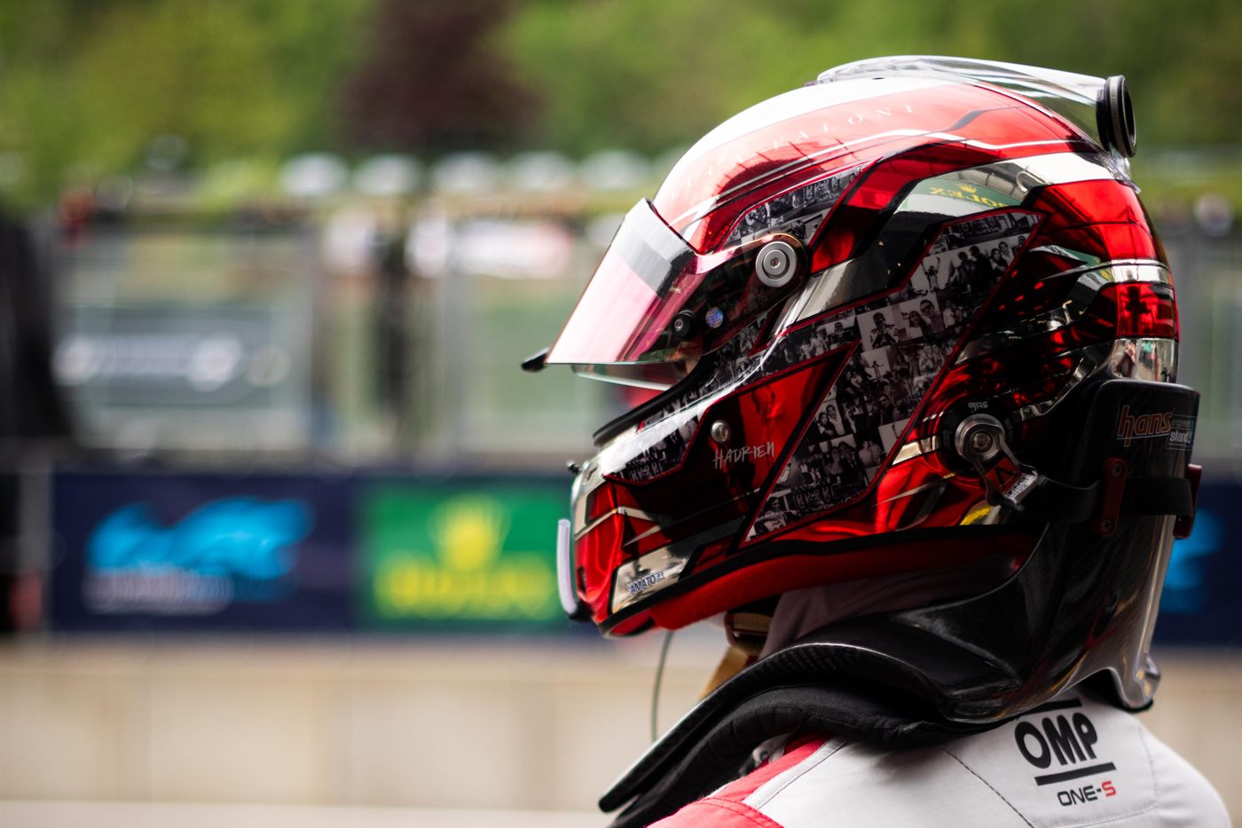 Pilote casqué de profil avant son relais, 6 Heures de Spa-Francorchamps